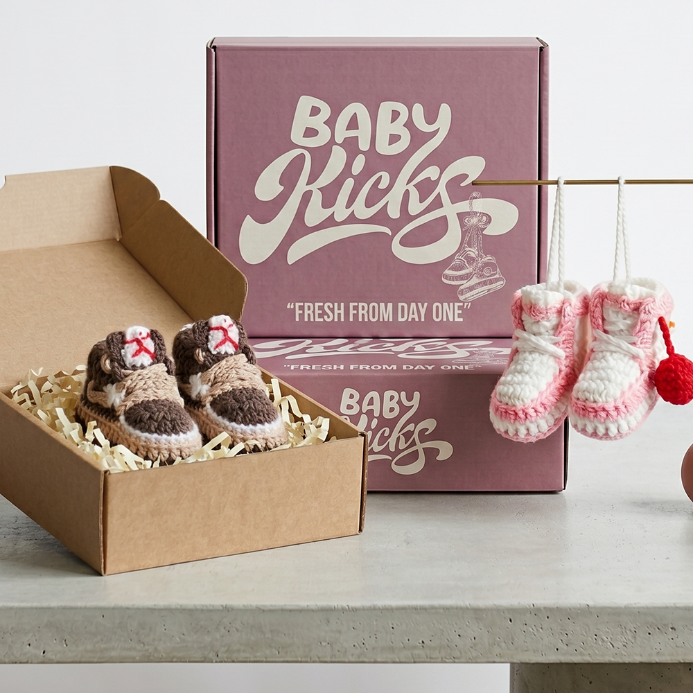 Kraamcadeau Set Meisje, 2 paar gehaakte babysneakers