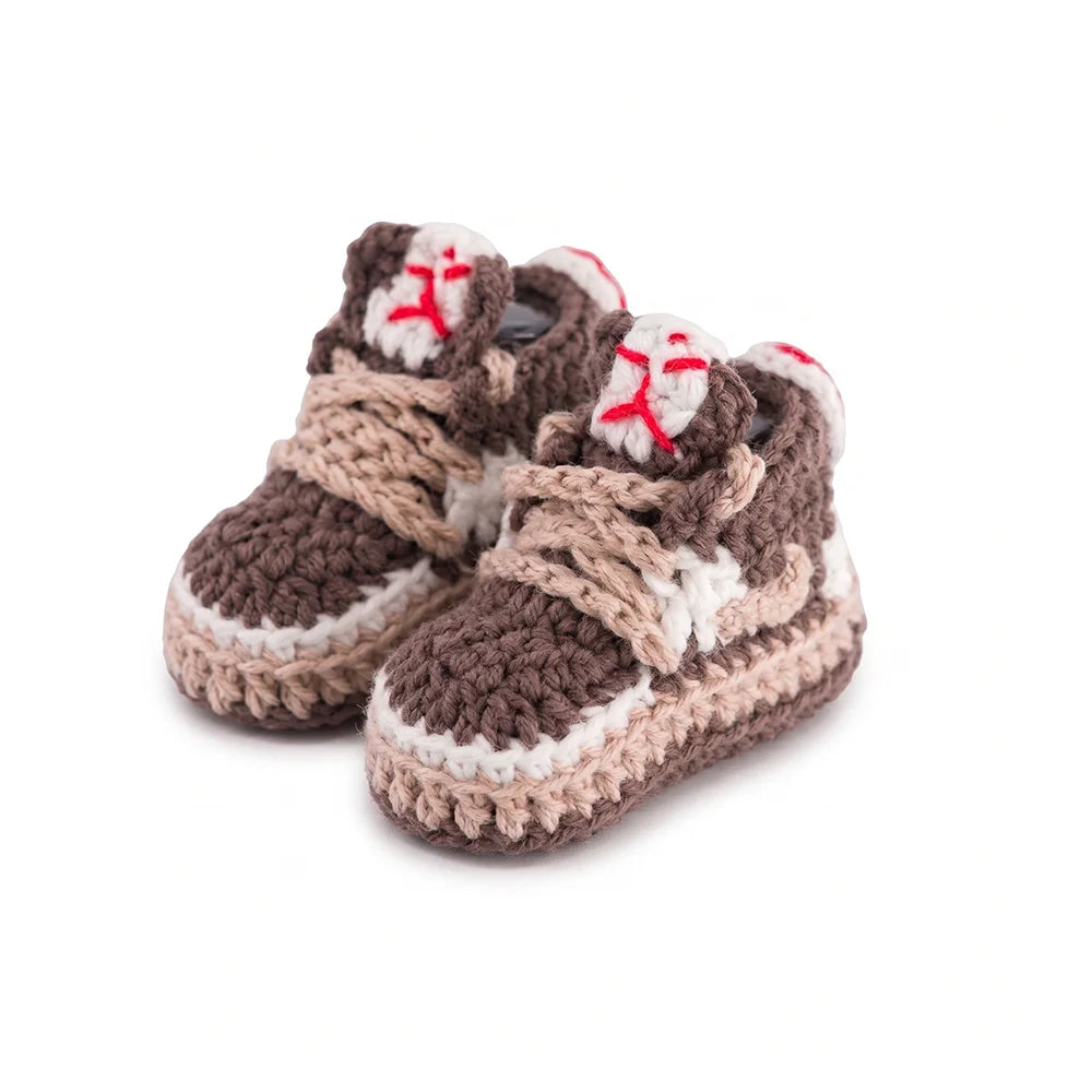 Kraamcadeau Set Neutraal, 2 paar gehaakte babysneakers